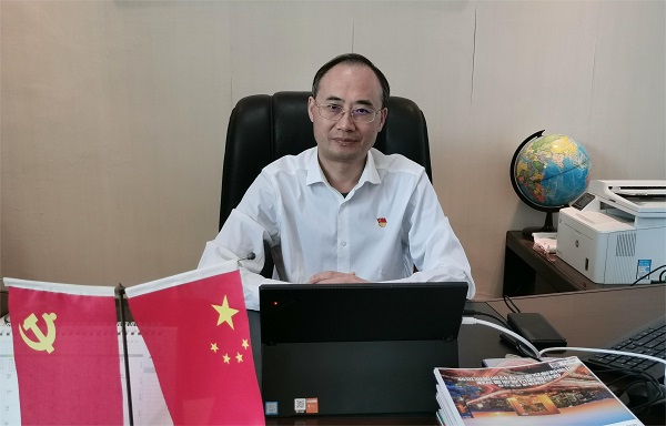 刘向荣-1.jpg